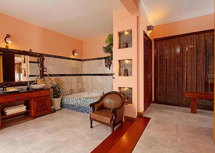 Takalau & Khu nghỉ mát 4*